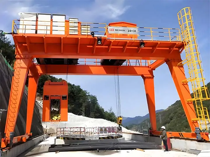 /cranepro/images/Mining-Vertical-Shaft-Gantry-Crane-1.webp