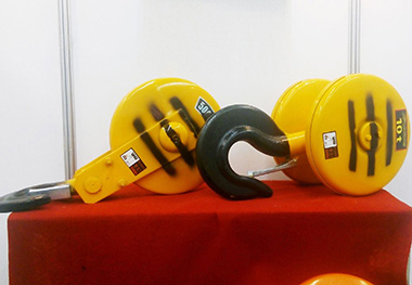 Intelligent monitoring technology for crane hooks