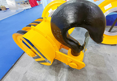 The fully enclosed hook assembly needs to be inspected before use