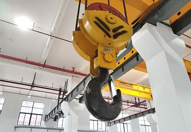 Hook manufacturers briefly describe the running-in period of cranes
