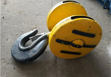 In what fields can heavy-duty hooks be used?