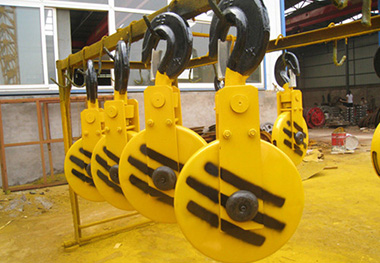 What are the safety inspection tasks of the hook?