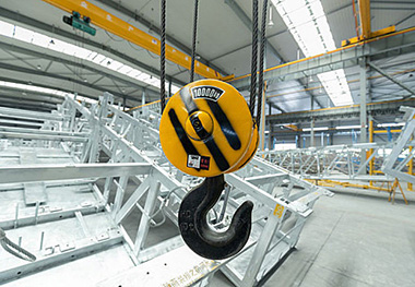 Analysis of the key points of safety and maintenance of semi-enclosed hook group