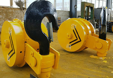 The hook group is easily overlooked during the maintenance of lifting equipment