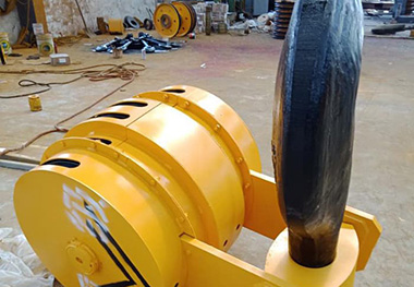 Causes and prevention of crane hook falling accidents