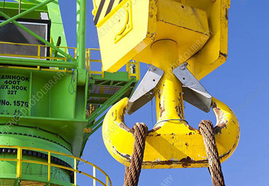 Inspection and wear prevention methods of truck crane hook