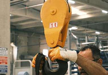 Application of wire rope on hook assembly