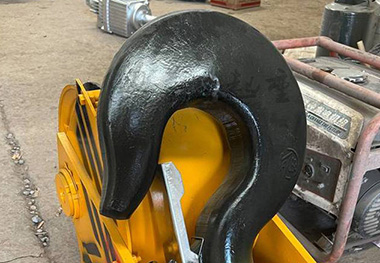 What problems might you encounter when using packing lifting equipment?